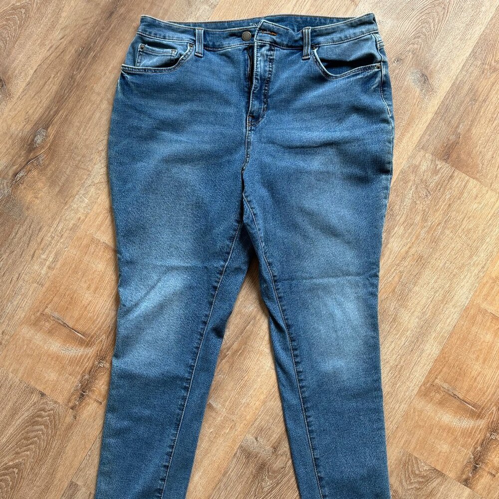 Curvy High Rise Jeans